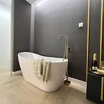 Vipwarsawapartments Pl Gold Mennica