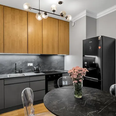 Vipwarsawapartments Pl Gold Mennica شقة