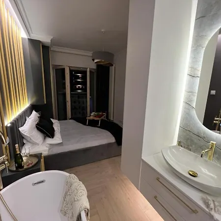 Daire Vipwarsawapartments Pl Gold Mennica Varşova